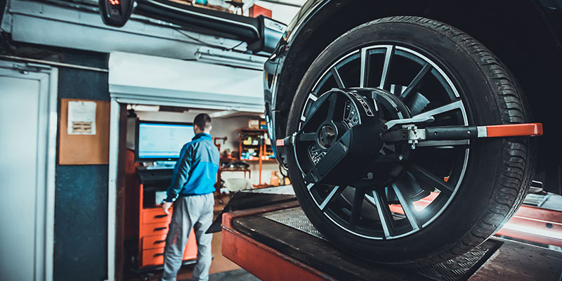 Signs of Bad Wheel Alignment You Shouldn’t Ignore